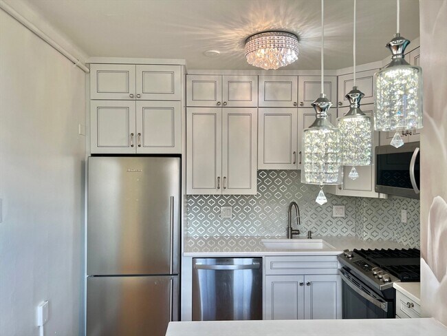 1450-1454-1454 Beacon St Unidad 744