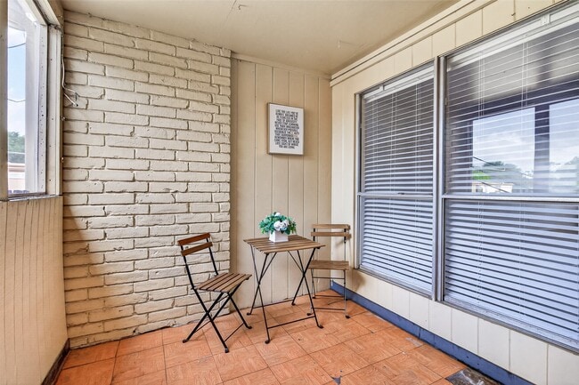Building Photo - 7714 Renwick Dr Unit D13
