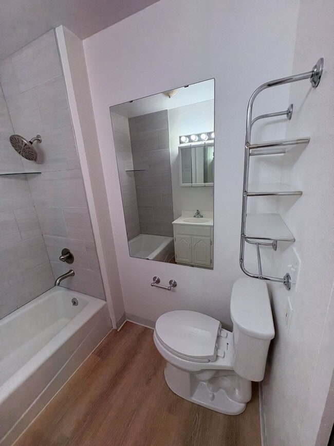 Photo - 1 Bed 1 Bath + Flex Room - Updated! Unit 39