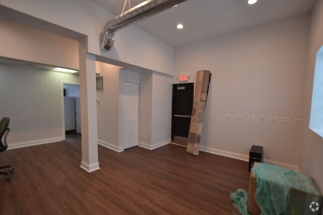 Building Photo - 4176 W Montrose Ave Unit 4178-ST Rental