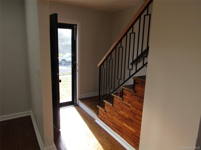 Photo - 321 Redmont Rd