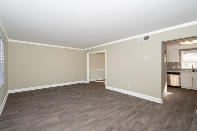 Photo - TOWNES AT UNIVERSITY