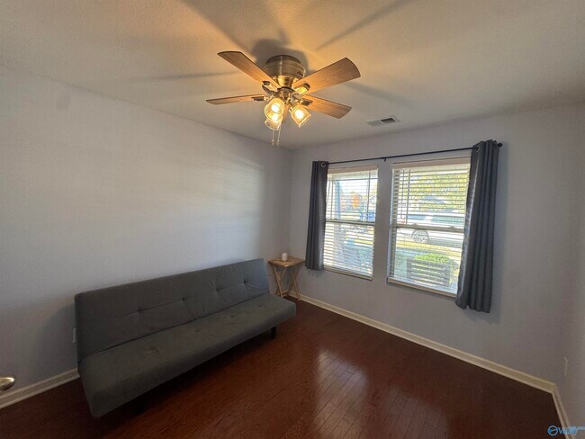 Photo - 709 Oak Cove Ln NW