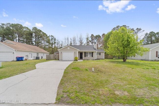 Building Photo - 208 Quarter Horse Ln Rental