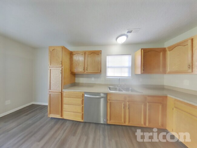 Photo - 5477 Wood Hollow Dr