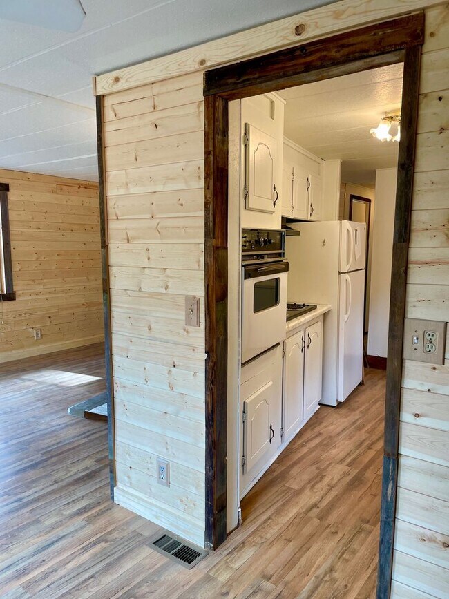 MOSB01 Apartment Unit 1 Bend, OR