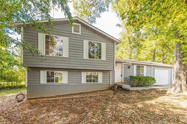 Photo - 806 Houndstooth Trail NW