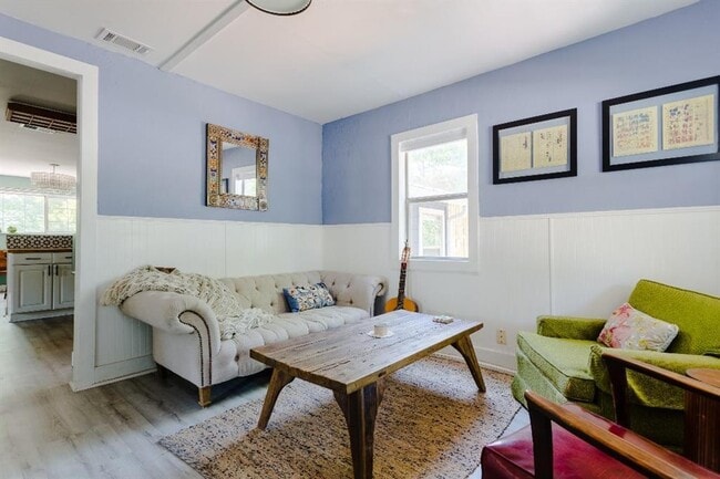 Building Photo - 3506 Clarkson Ave