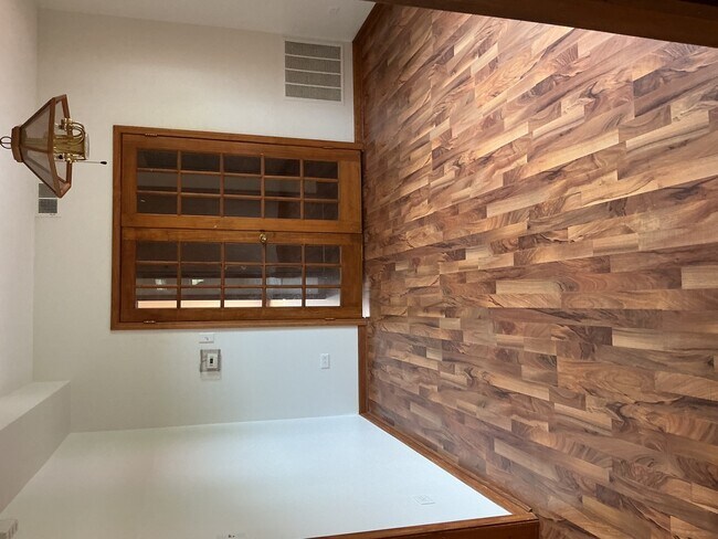 Photo - 1359 N Central Ave Unit 2