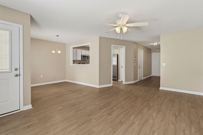 Photo - 1014 Towne Pk E Dr