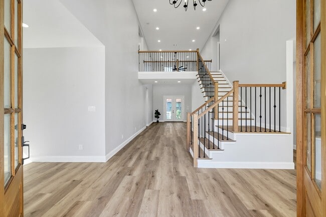 Photo - 49 Winterhaven Ln