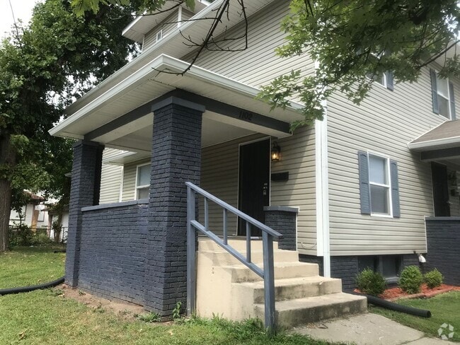 Building Photo - Parker 1102-04 Unit 1102 N Parker Rental