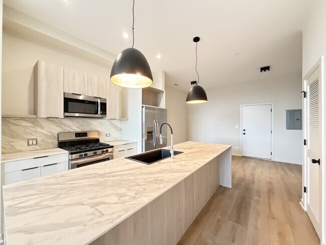 Photo - 3207 N Narragansett Ave Unit 204