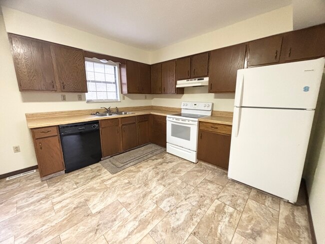 Photo - 528 Broadway Ave