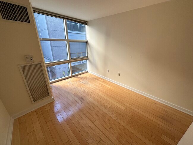 Photo - 32 Boylston St