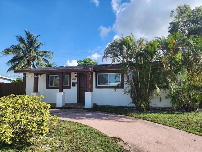 Building Photo - 845 NW 199th St Rental