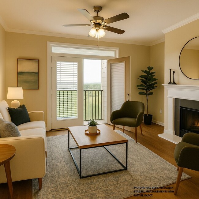 Building Photo - Updated 1x1 Spacious 806 square feet w/balcony on the top floor!