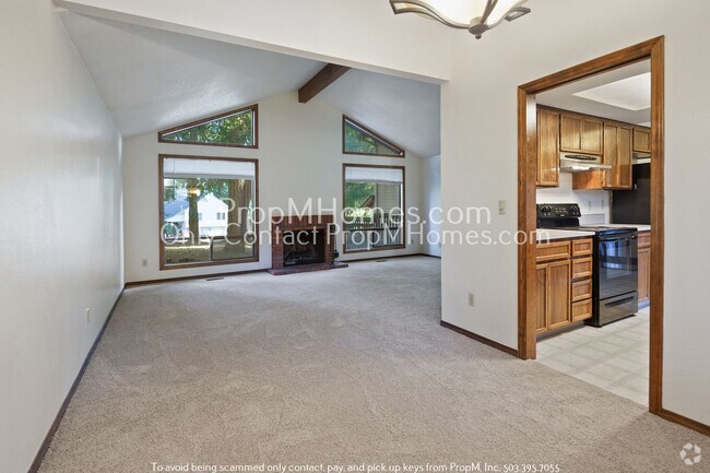 Building Photo - Spacious Tri-level Four Bedroom Home On Qu...