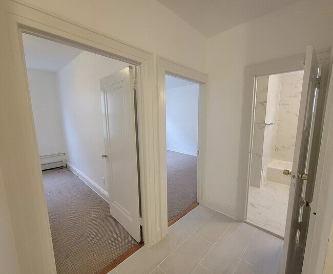Photo - 68-39 Clyde St Townhome