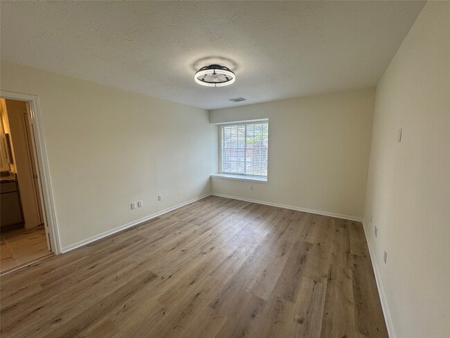 Building Photo - 12827 Waybridge St