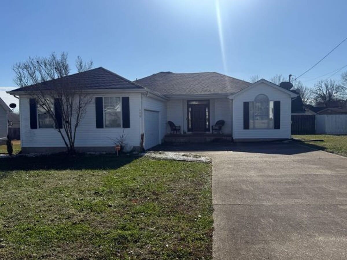 Charming Open-Concept Home in LaVergne - Charming Open-Concept Home in LaVergne