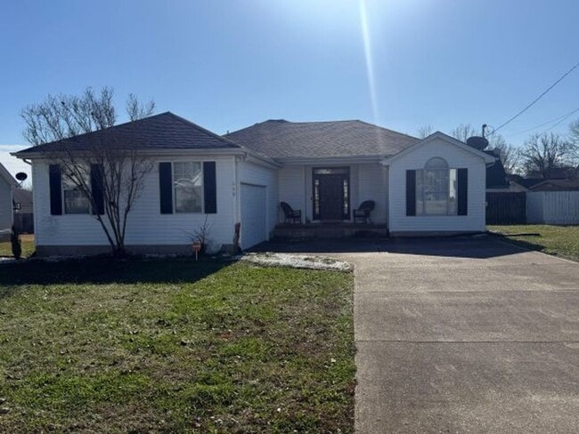 Building Photo - Charming Open-Concept Home in LaVergne