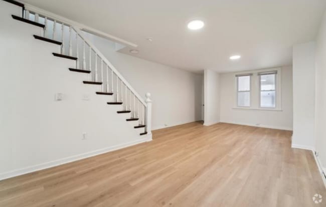 Building Photo - 109 W Seymour St Rental
