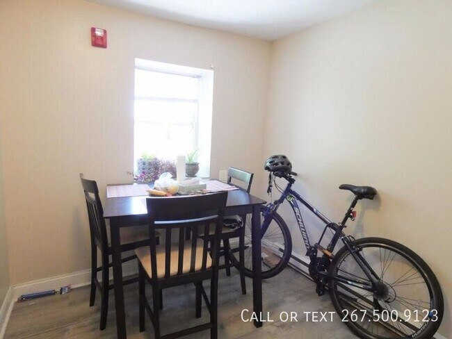 Photo - 729 N 43rd St Unidad 3