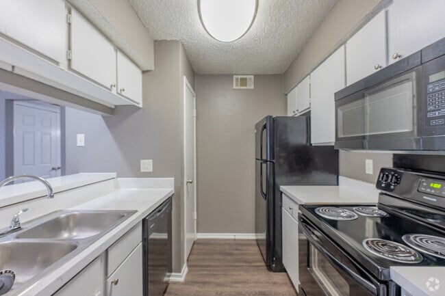 2BR, 1BA - 1,075SF - Kitchen