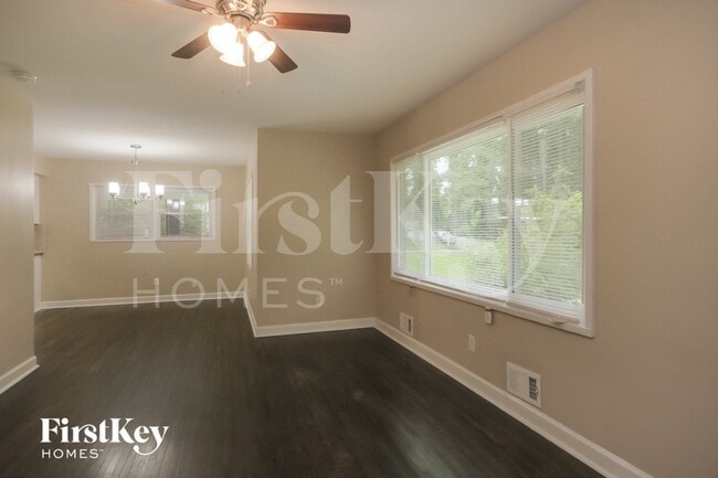 Photo - 1855 Shamrock Dr