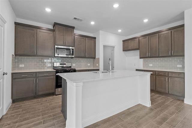 Photo - 704 Amenduni Ln
