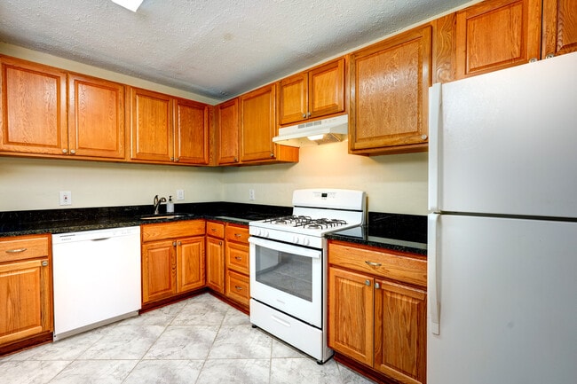 Photo - 876 Quince Orchard Blvd Unidad T1