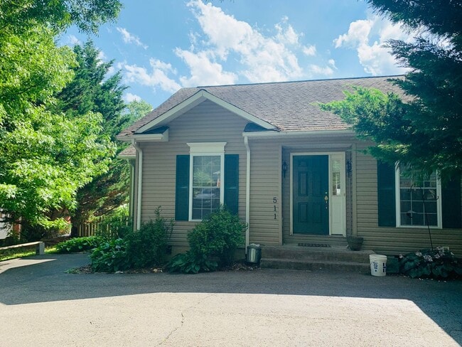 Photo - 511 Owens St