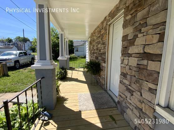 Photo - 1 17th St SE