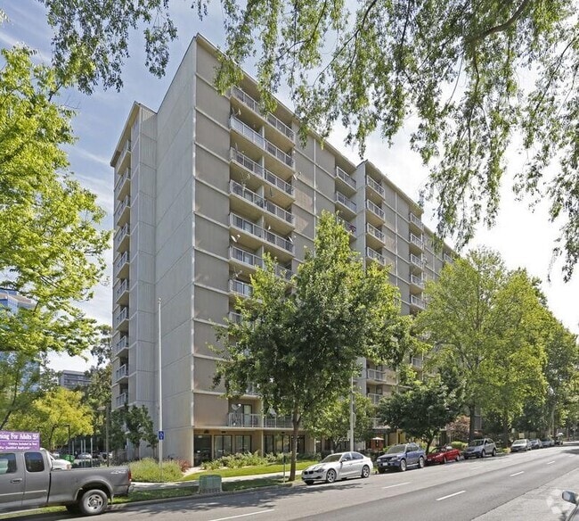 Building Photo - 515 P St Rental