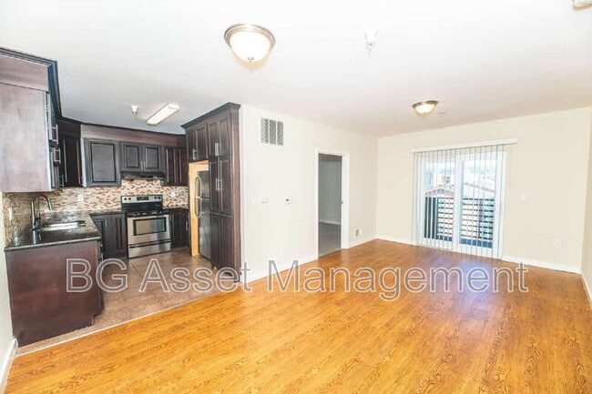 Building Photo - 1459 MacArthur Blvd Unit 46 Rental