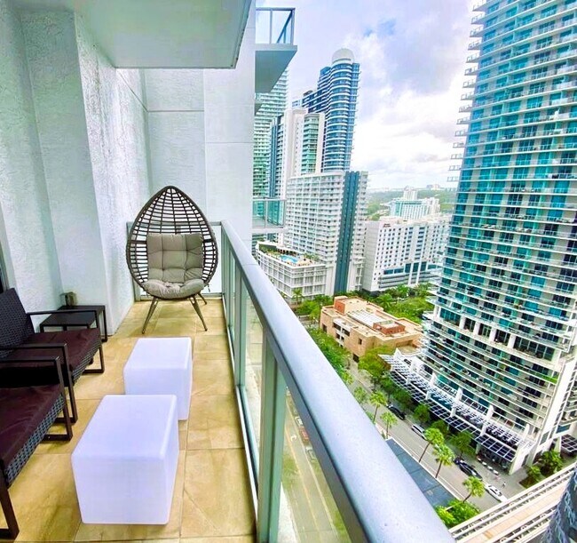 Photo - 1050 Brickell Ave Unidad 2220