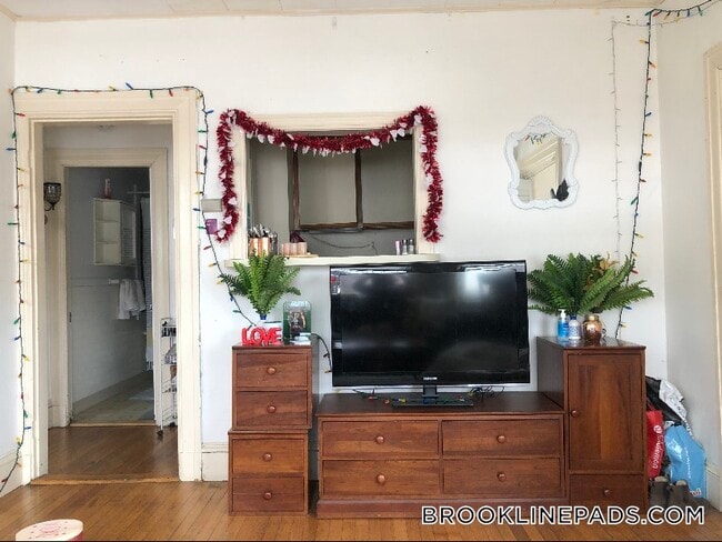 Photo - 100 St Mary's St Unit 8