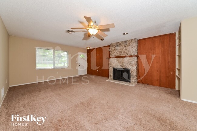 1075 Queen Rd
