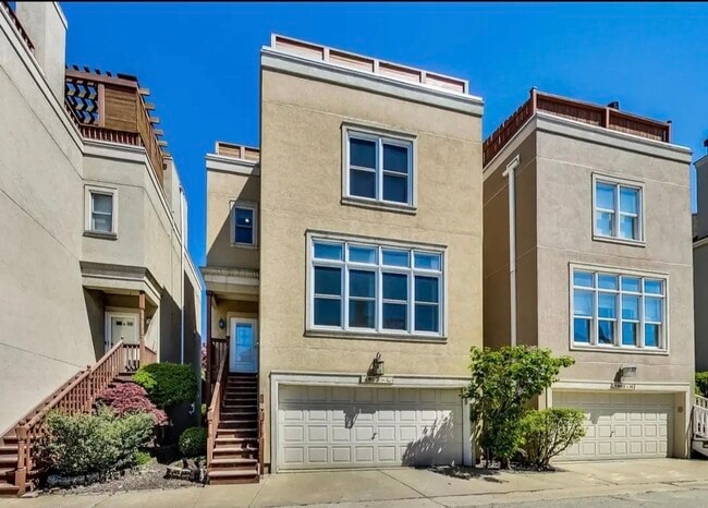 Building Photo - 1802 W Diversey Pkwy