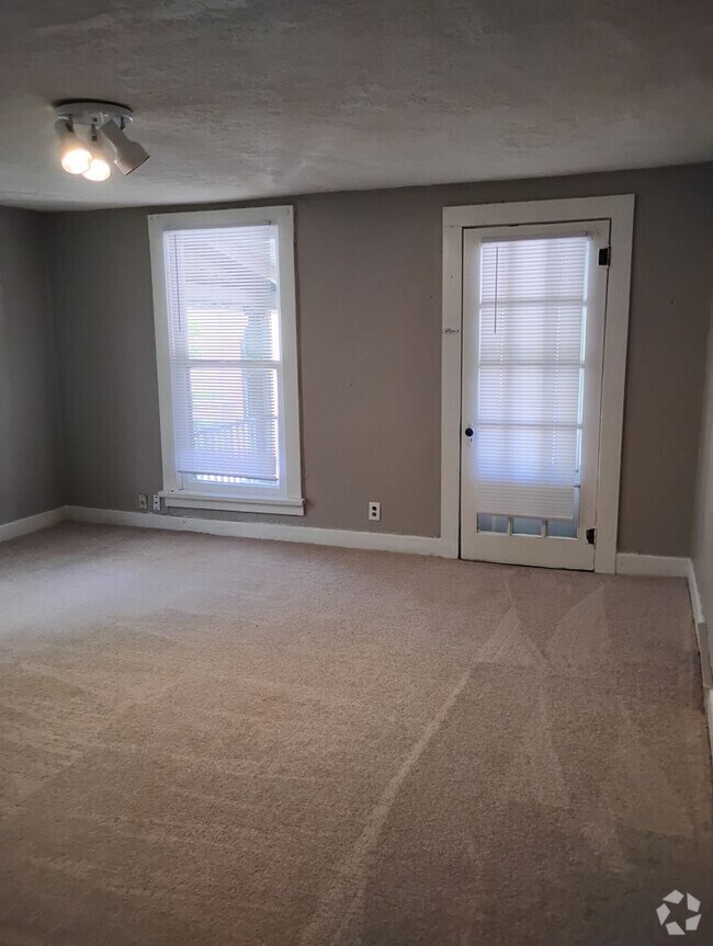 Building Photo - 817/819 Cincinnati Unit 819 Cincinnati St Rental