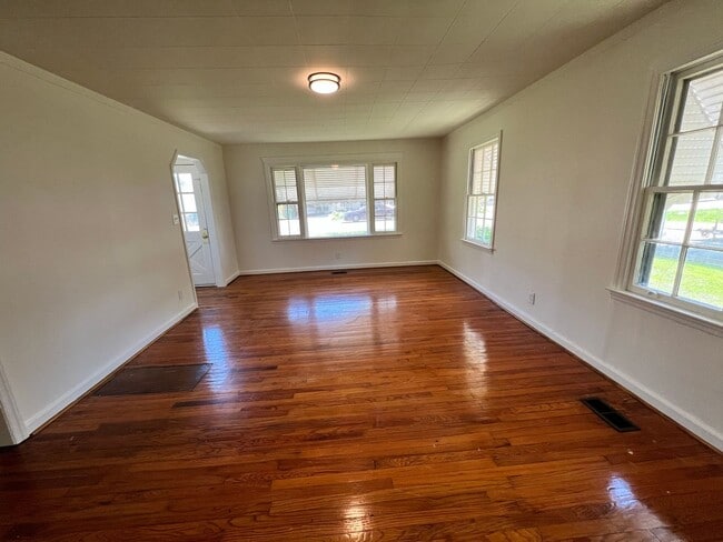 Photo - 1407 S Moore Rd