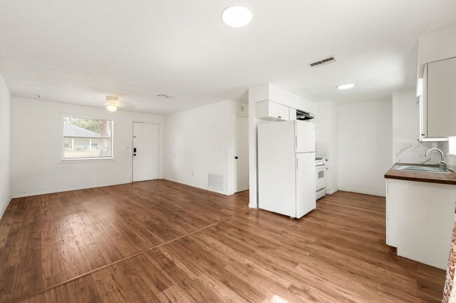 Photo - 1911 SE 14th Ave