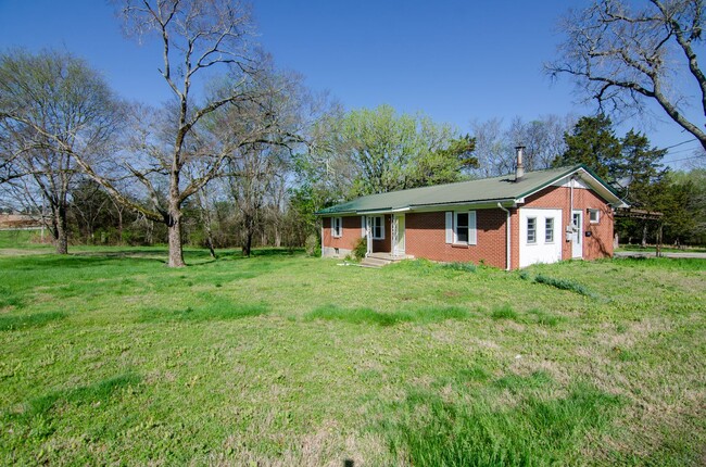 Photo - 320 Bear Creek Pike House