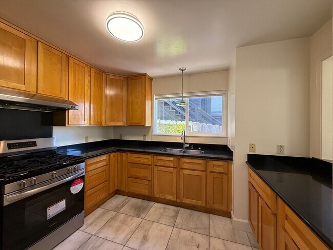 Photo - 2225-2225 9th Ave