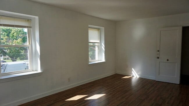 200 Hiawatha Ln Unit 1