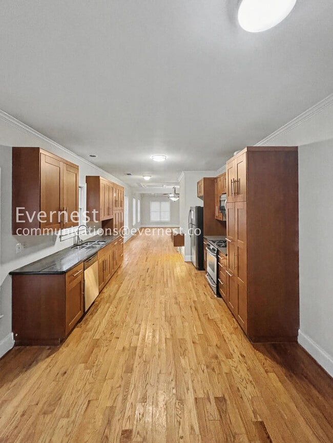 Photo - 915 Paoli Ave SE