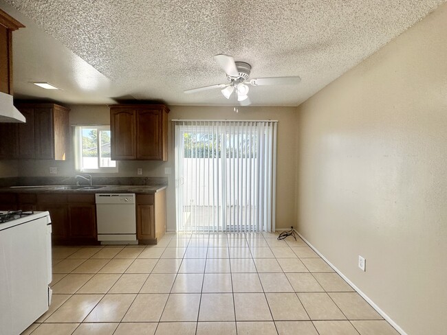 Photo - Huntington Clay Apartments