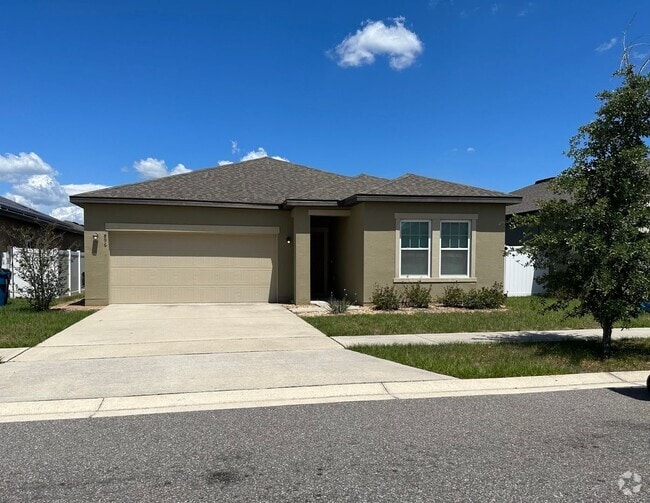 Building Photo - Private Back Yard! - 3 Bedroom 2 Bathroom ... Rental