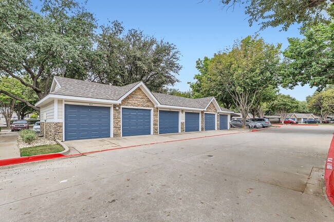 Republic House at Frisco Bridges apartments — community photo